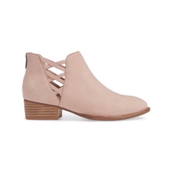 Anthropologie Shoes - Anthropologie Seychelles Nubuck Remembrance in Pink